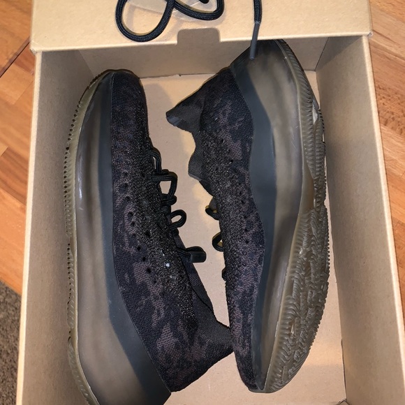 Yeezy 380 in Onyx - Picture 9 of 10